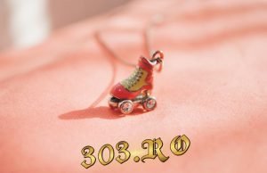 Mărțișoare Tradiționale și Personalizate pentru Fete Cochete